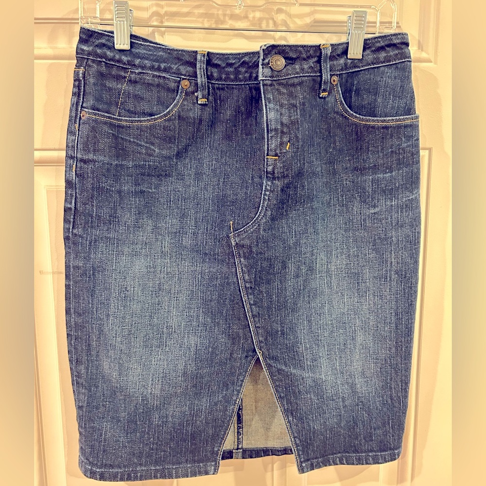 Banana Republic Denim Pencil Skirt Size 6